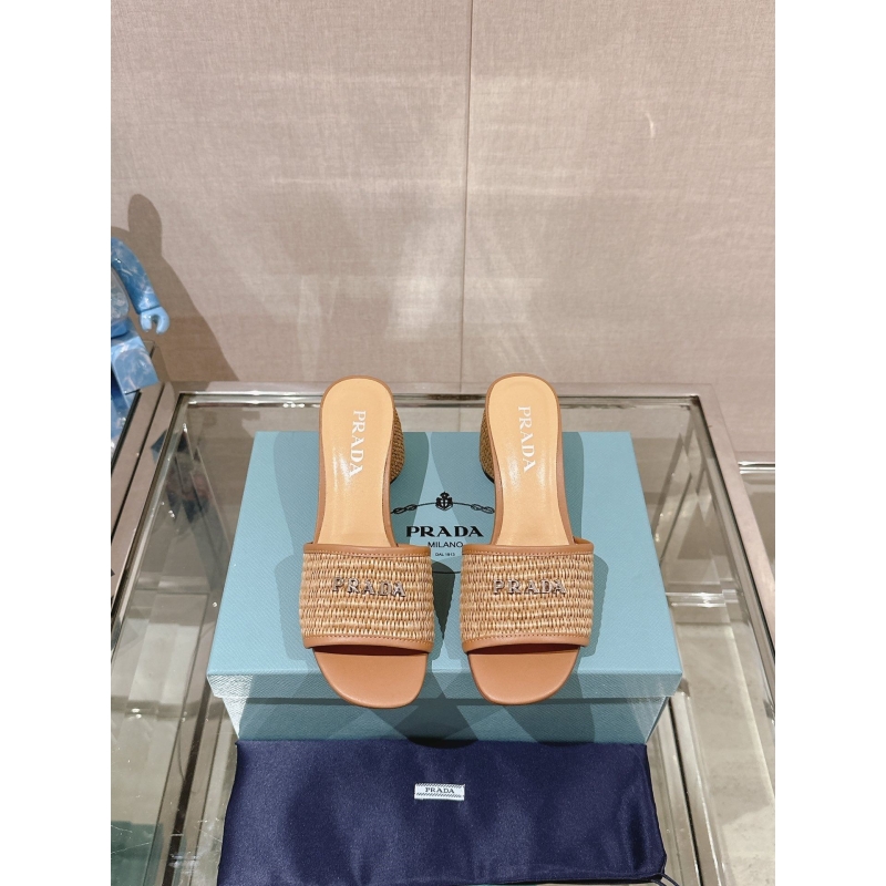 Pra*a slippers